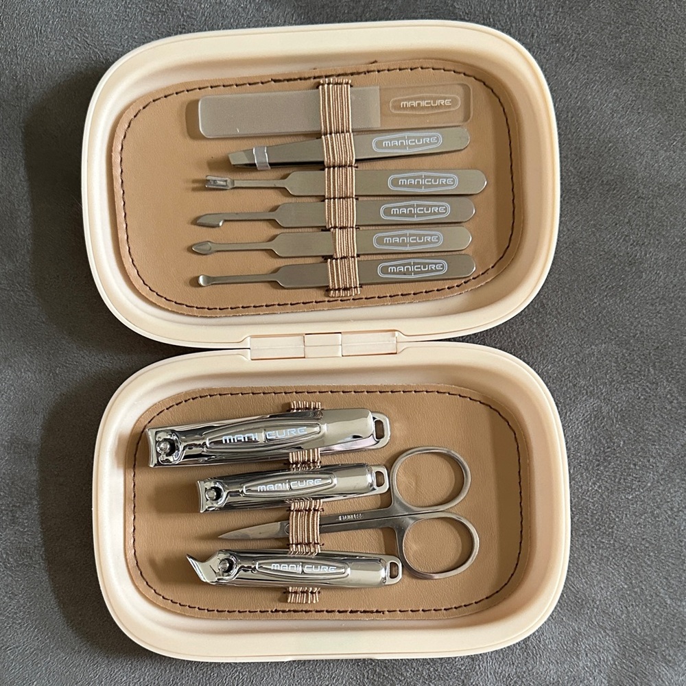 New with case Manicure 10pc Set